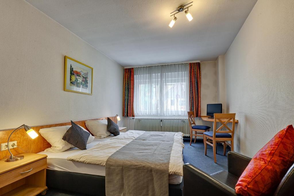 Hotel Alte Post Кальв Екстер'єр фото